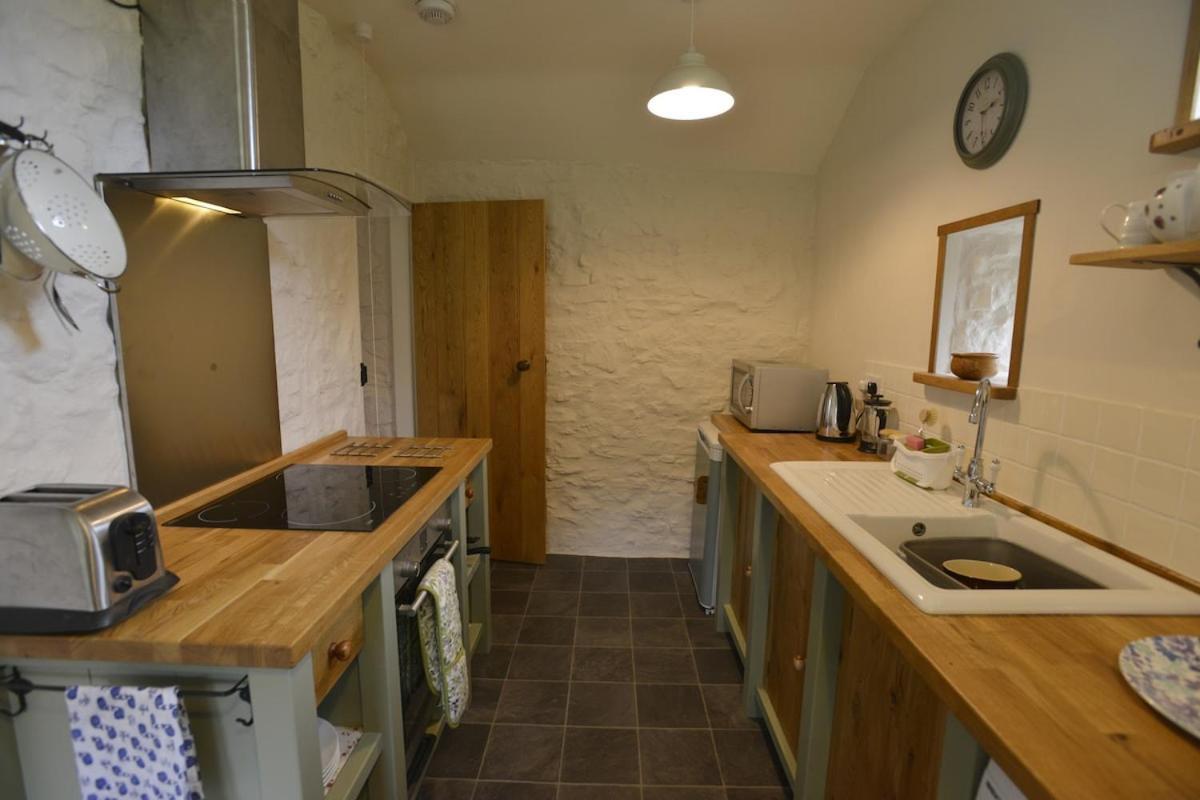 Dandelion Cottage, Amroth Exterior photo